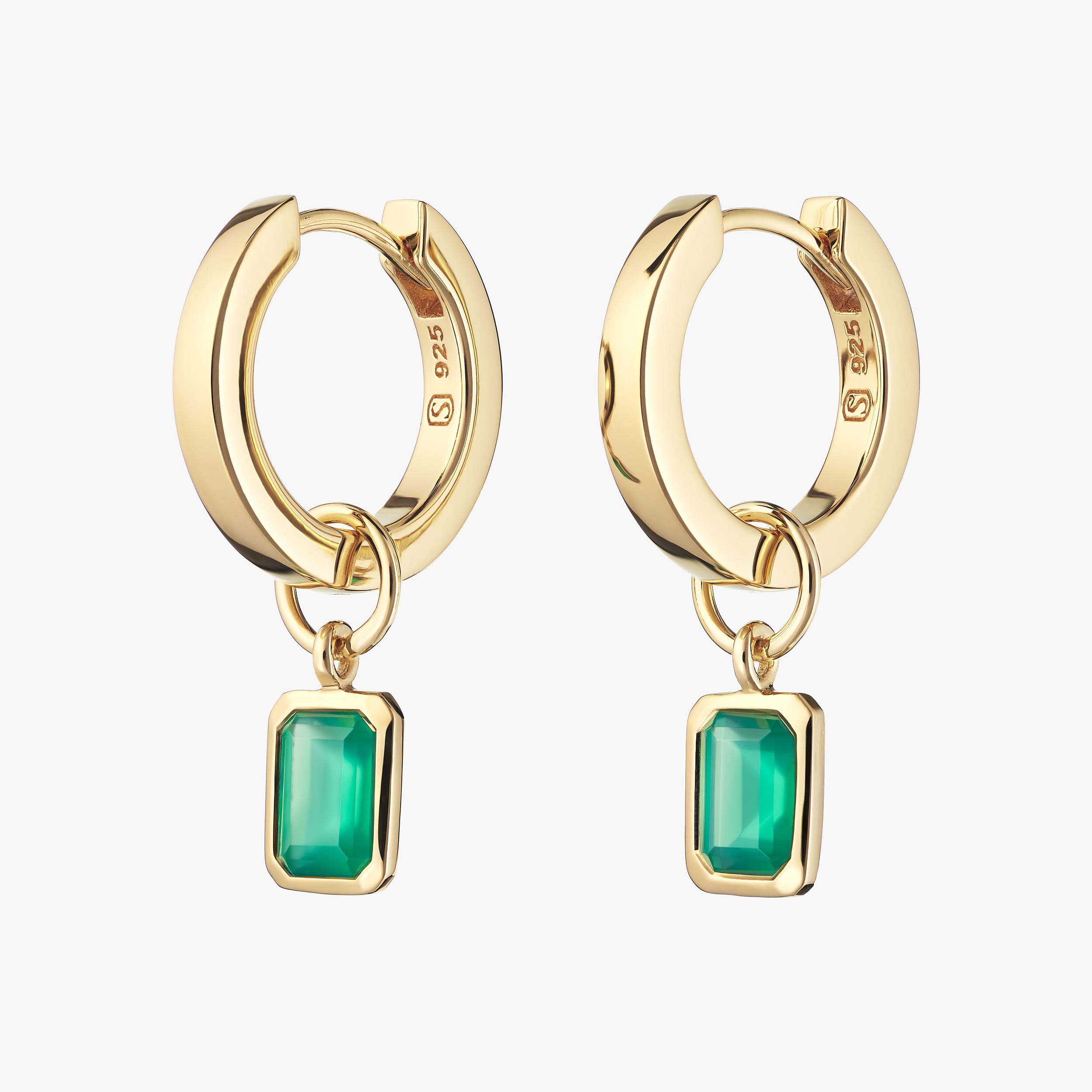18K gold vermeil huggie hoop earrings with interchangeable green onyx gemstone charms featuring May’s birthstone, these elegant earrings combine the richness of green onyx with the affordability and durability of gold vermeil.