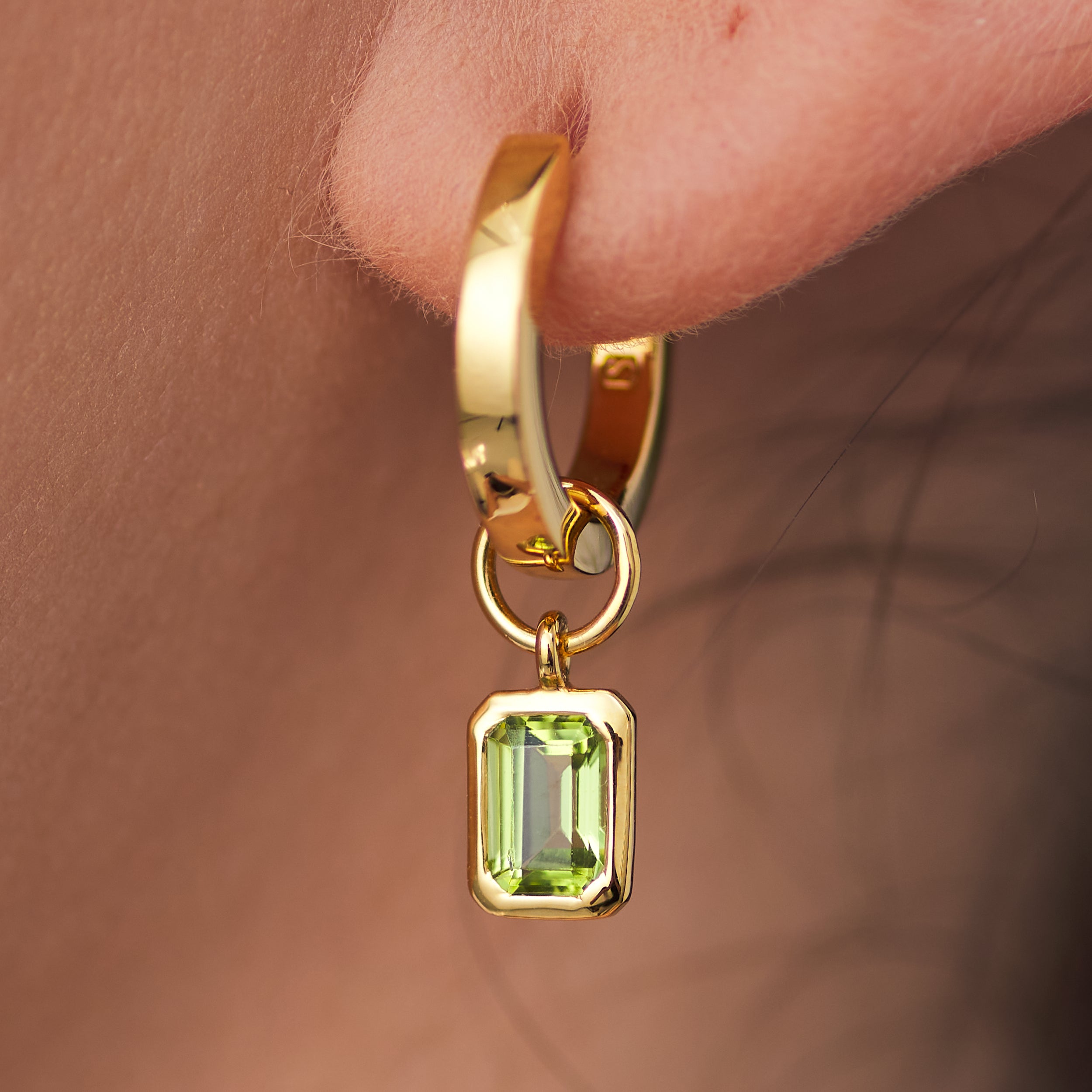 Signature Bold Huggie Hoop Earrings with Legacy Emerald-Cut Peridot Birthstone Charm